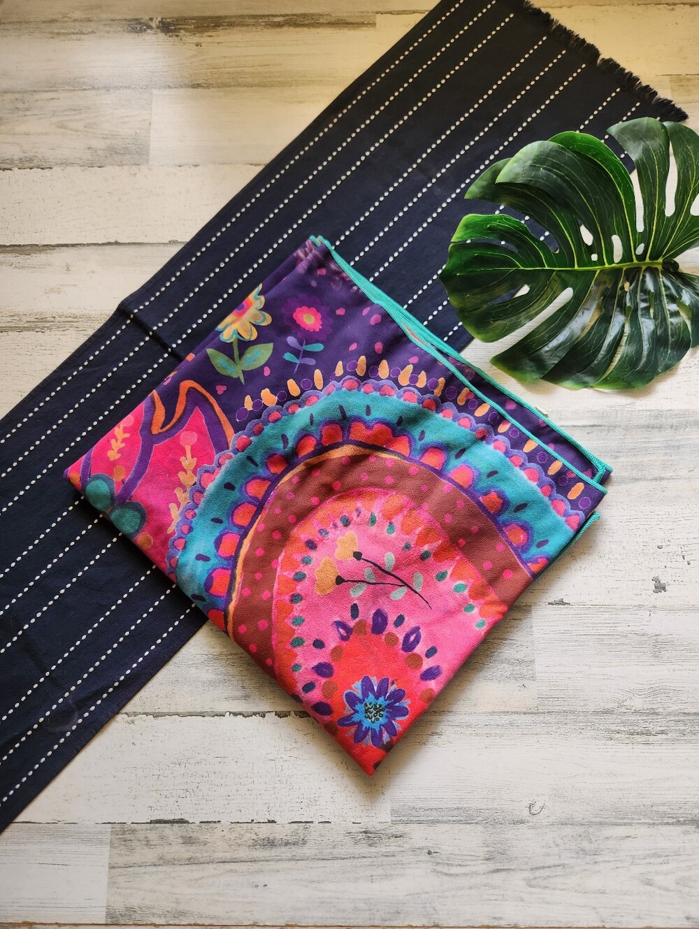 Natural Life Mircofiber Beach Towel Boho Heart Flower Print "Live Happy" 30x68